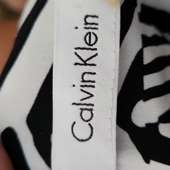 Calvin Klein Patterned Women's Jumpsuit - Picture 8 of 8